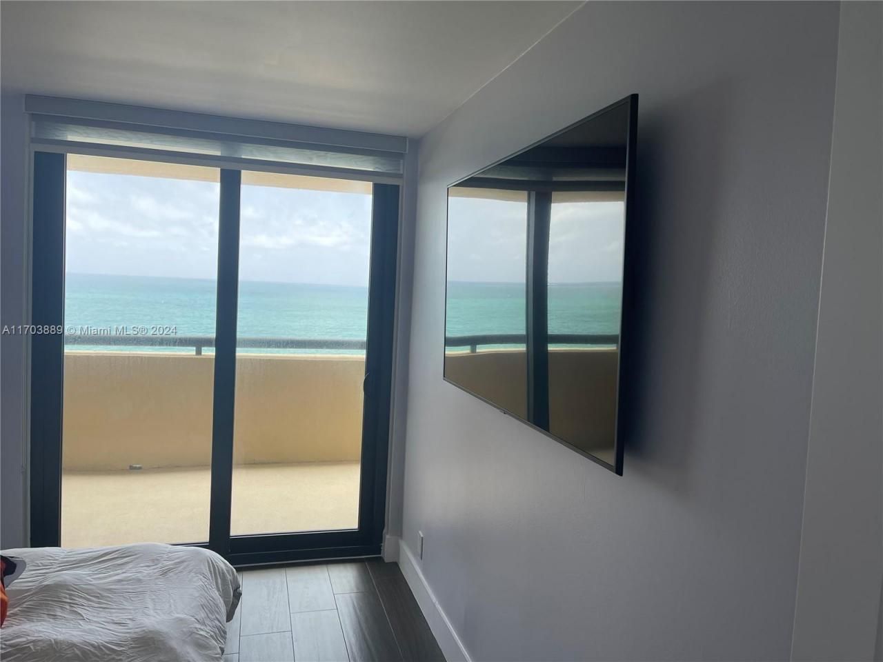 2555 Collins Ave, Unit 1409, Miami Beach, FL 33140 Photo