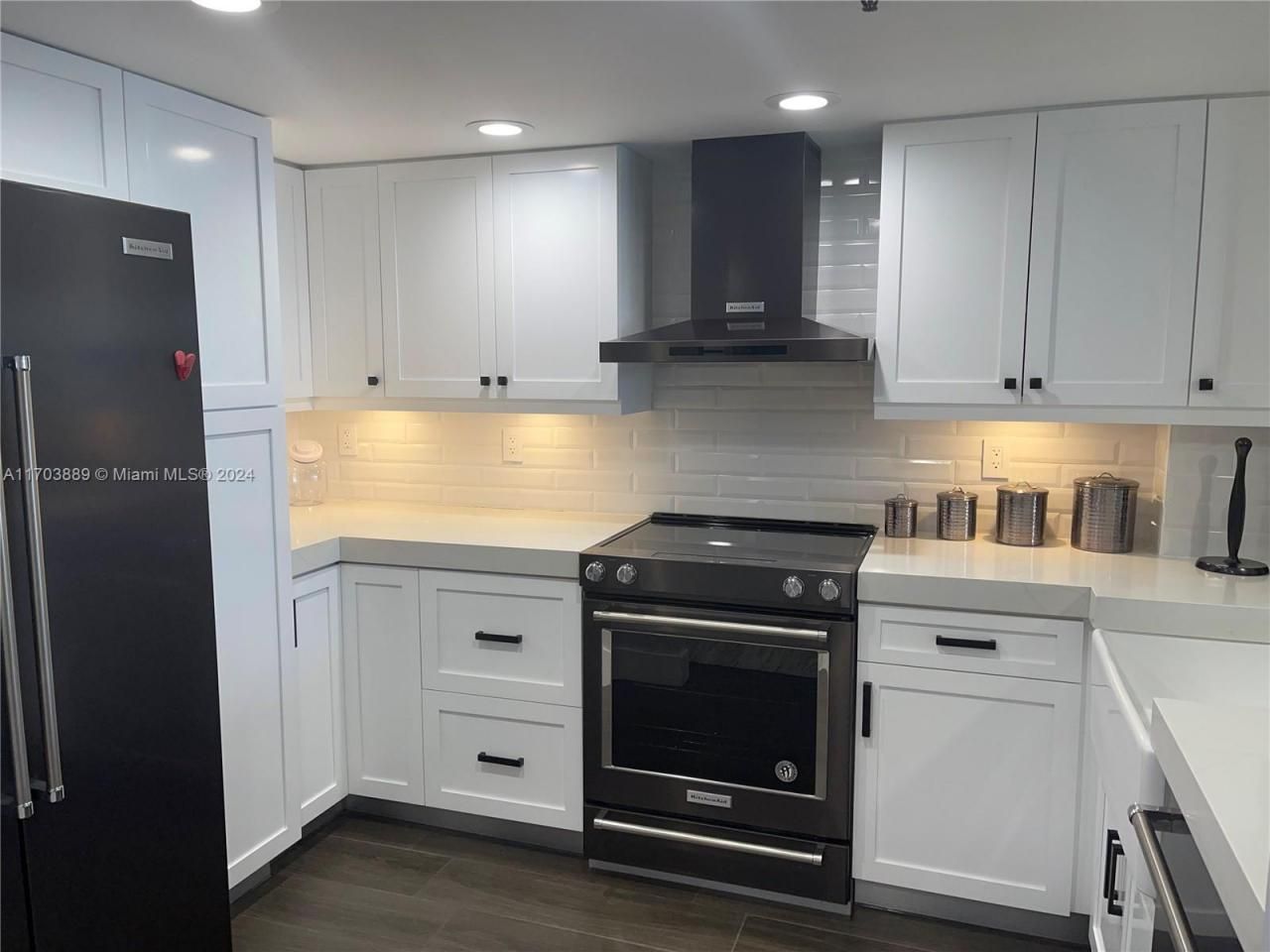 2555 Collins Ave, Unit 1409, Miami Beach, FL 33140 Photo