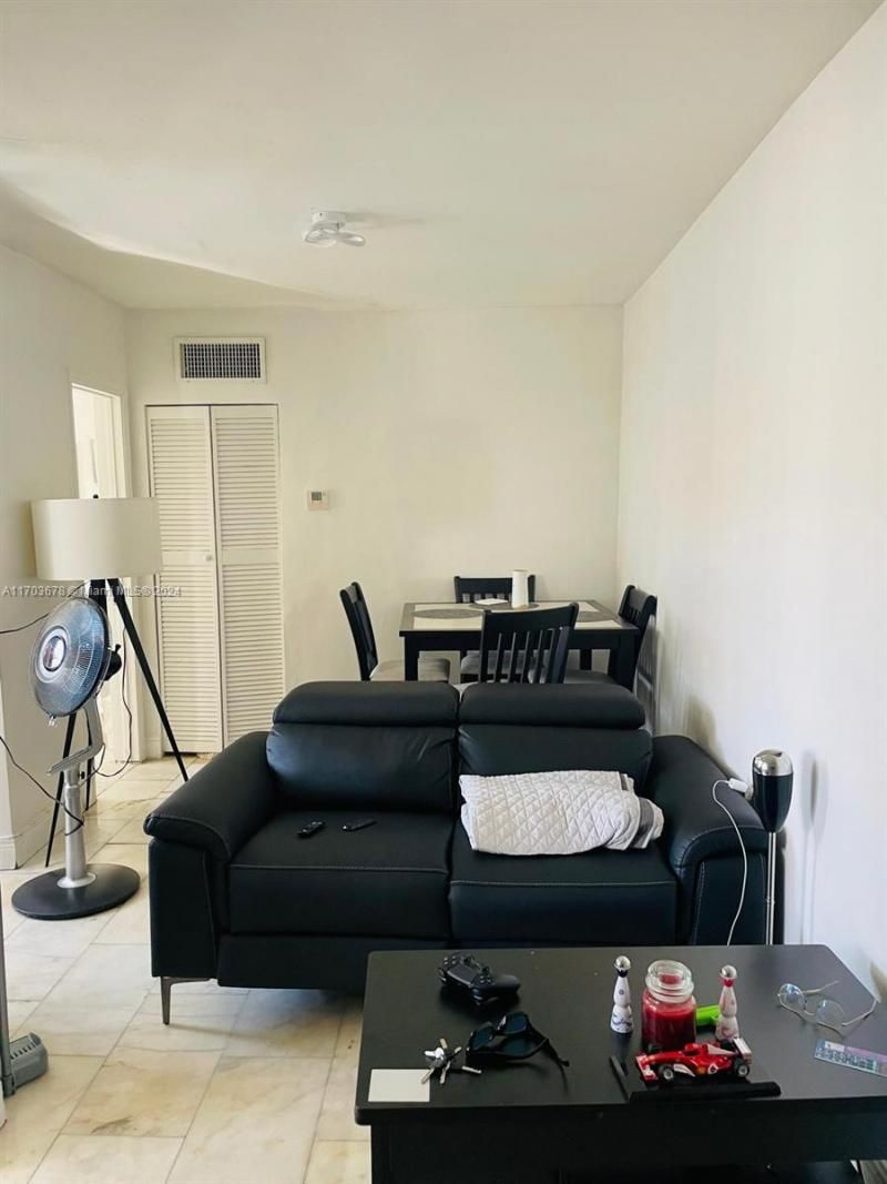 1526 Pennsylvania Ave, Unit 14, Miami Beach, FL 33139 Photo