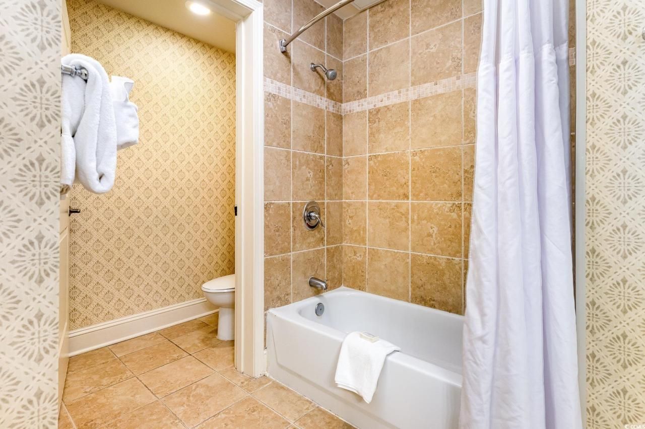 8121 Amalfi Pl. Photo 16