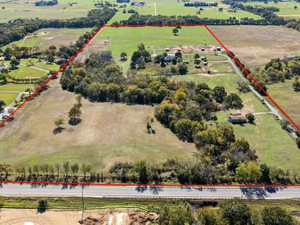 2212 Spring Hill Road, Aubrey, TX 76227