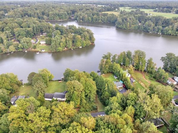 6302 Lakeside Drive, Quinton, VA 23141