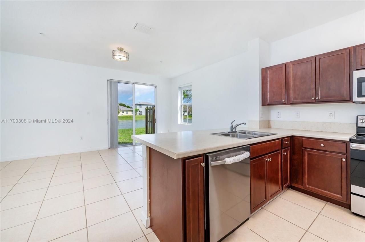 112 SE 28th Ter, Unit 13, Homestead, FL 33033 Photo