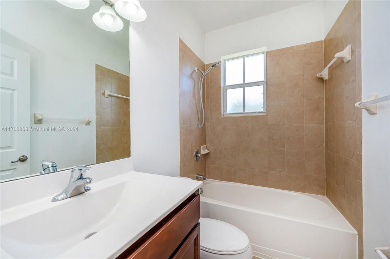 112 SE 28th Ter, Unit 13, Homestead, FL 33033 Photo