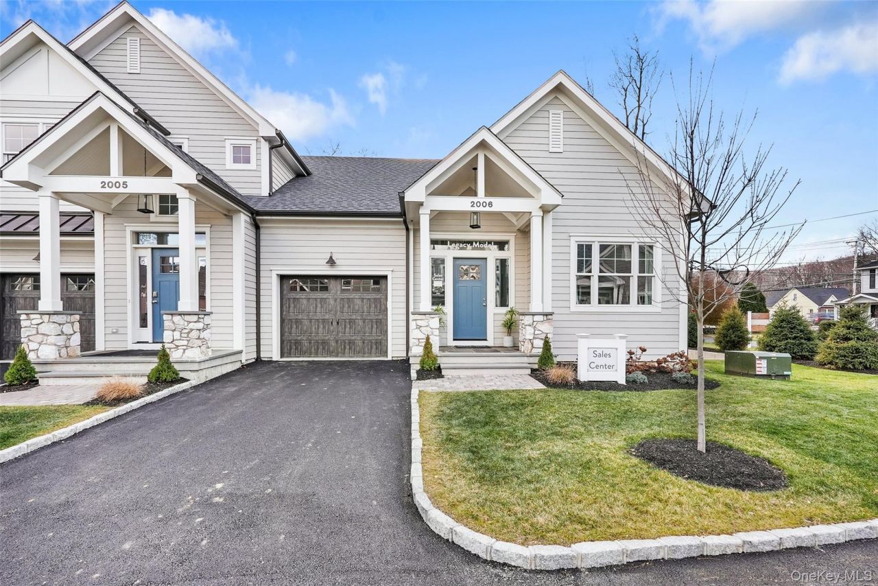 2040 Crompond Road, Unit 12, Yorktown Heights, NY 10598 Main Photo