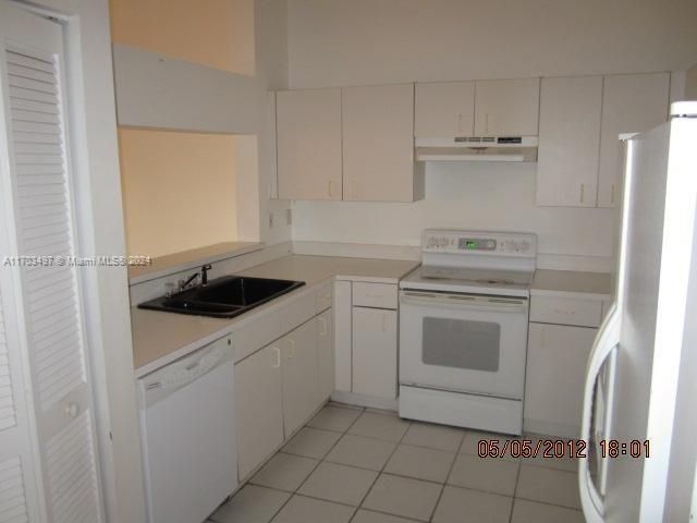 20820 San Simeon Way, Unit 26-G, Miami, FL 33179 Photo