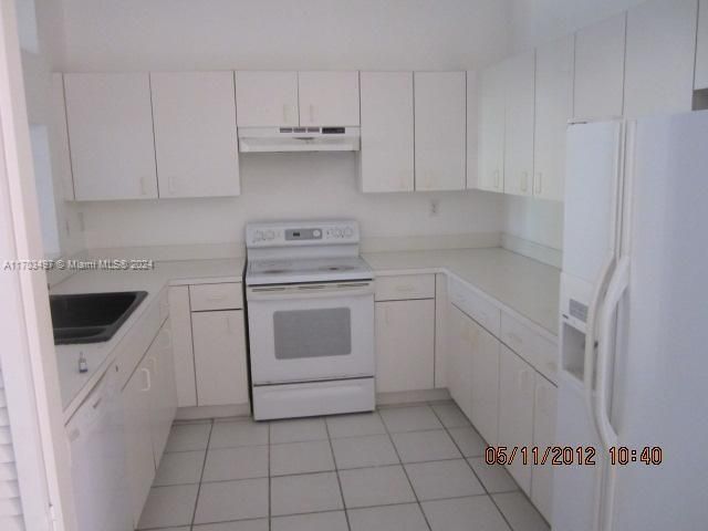 20820 San Simeon Way, Unit 26-G, Miami, FL 33179 Photo