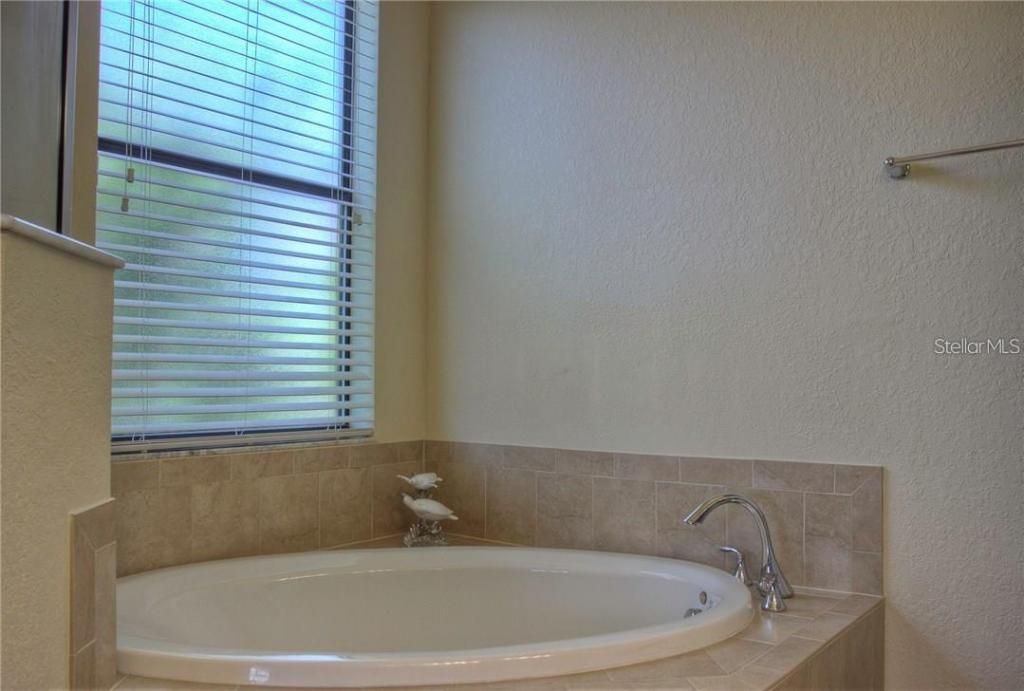 6627 Candlestick Drive, Bradenton, FL 34212 Photo