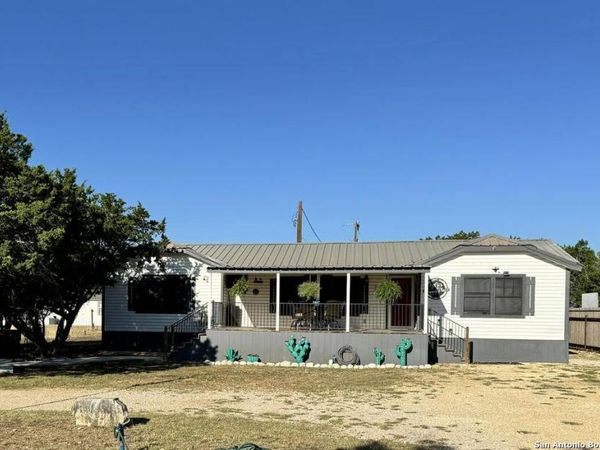 464 Jim Davis Place, Leakey, TX 78873