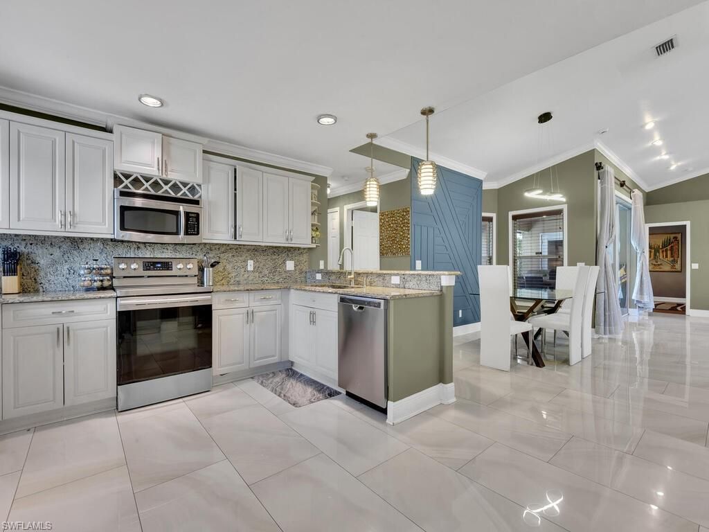 834 Santa Barbara Blvd, Cape Coral, FL 33991 Photo