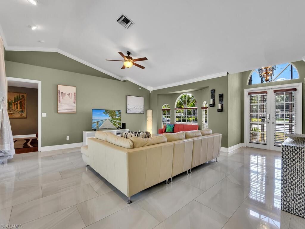 834 Santa Barbara Blvd, Cape Coral, FL 33991 Photo