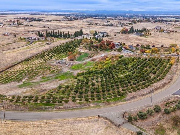 13751 Indio Dr, Sloughhouse, CA 95683