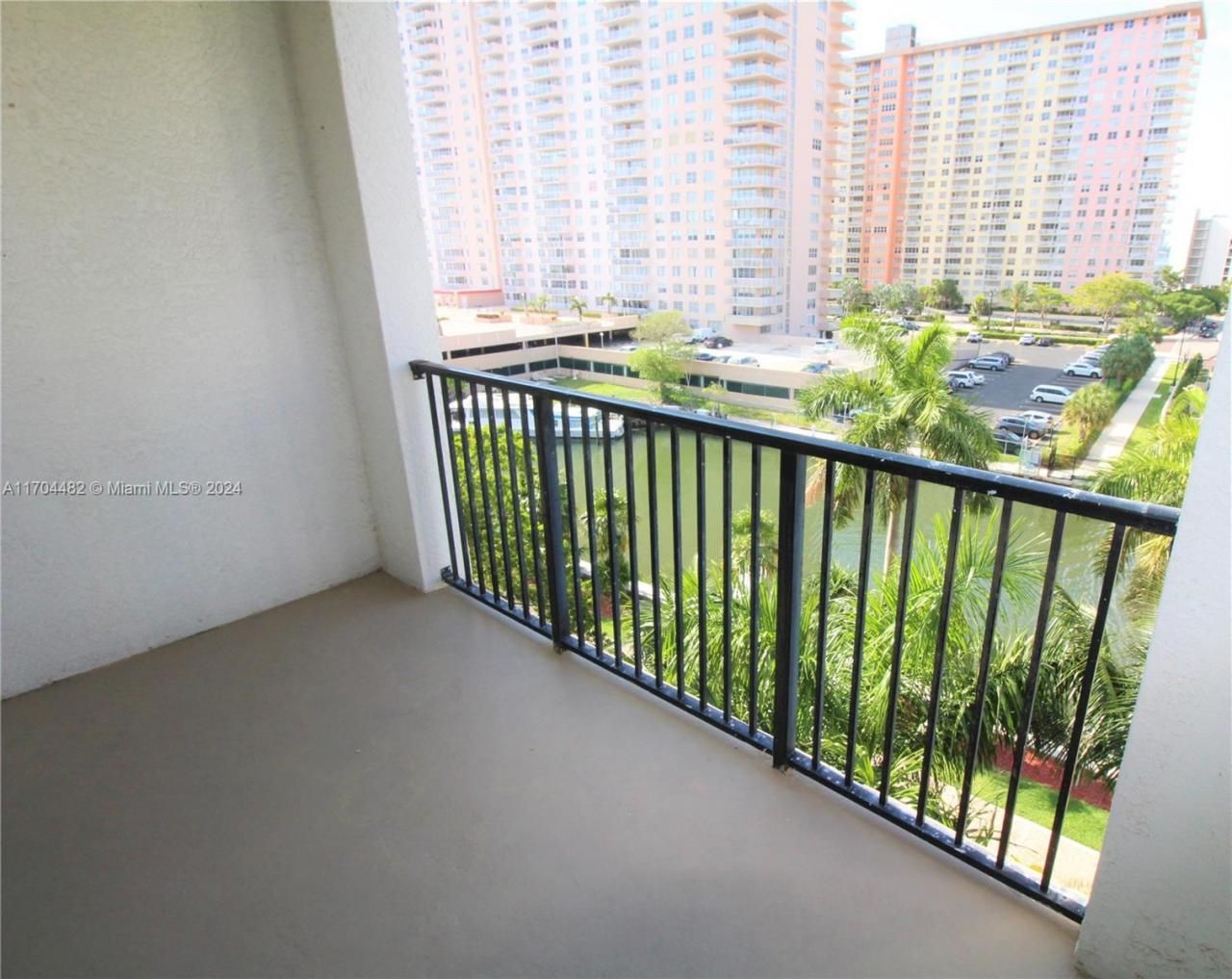 17150 N Bay Rd, Unit 2612, Sunny Isles Beach, FL 33160 Photo