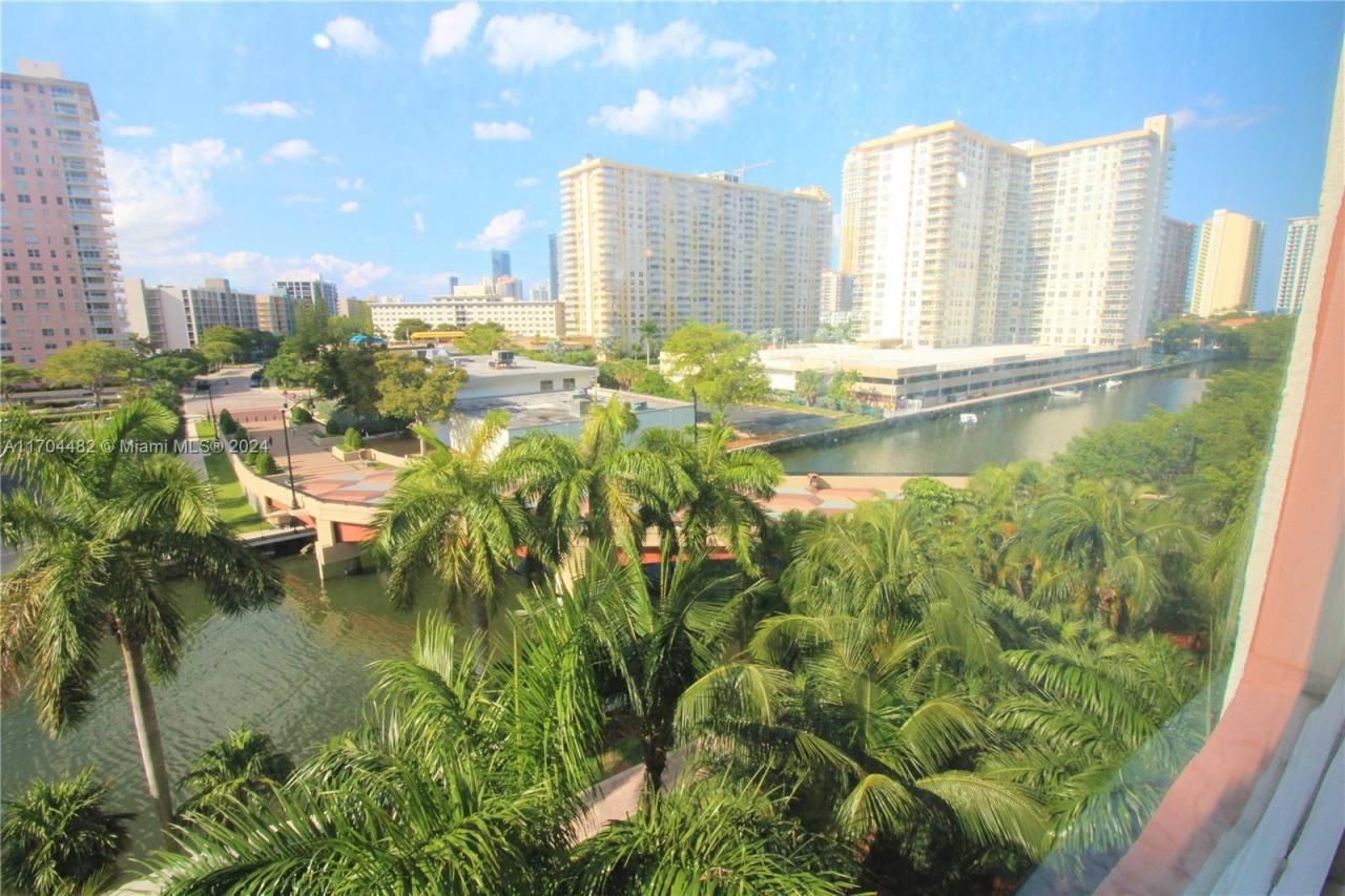 17150 N Bay Rd, Unit 2612, Sunny Isles Beach, FL 33160 Photo