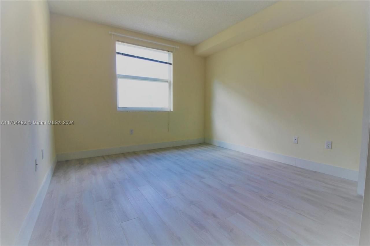 17150 N Bay Rd, Unit 2612, Sunny Isles Beach, FL 33160 Photo