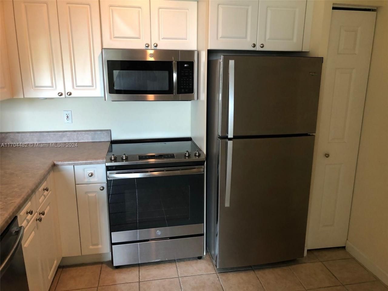 17150 N Bay Rd, Unit 2612, Sunny Isles Beach, FL 33160 Photo