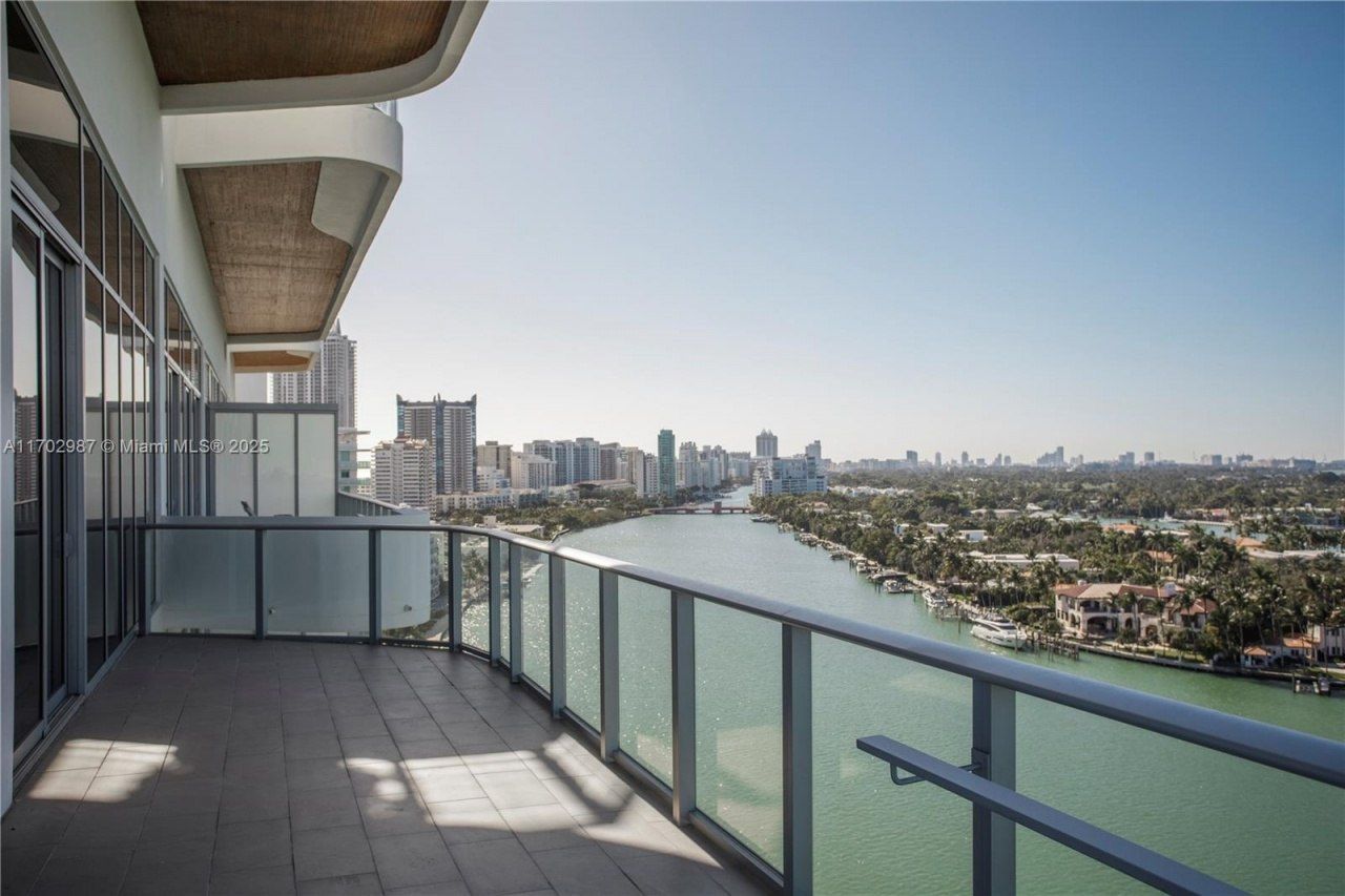 6800 Indian Creek Dr, Unit PH2, Miami Beach, FL 33141 Photo