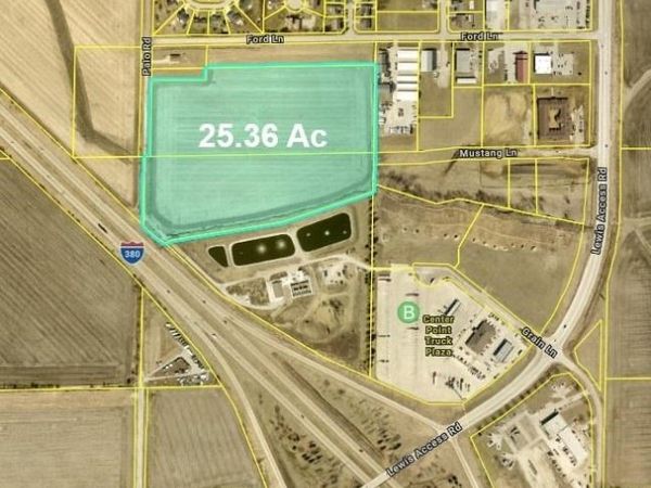 Palo Rd, Center Point, IA 52213