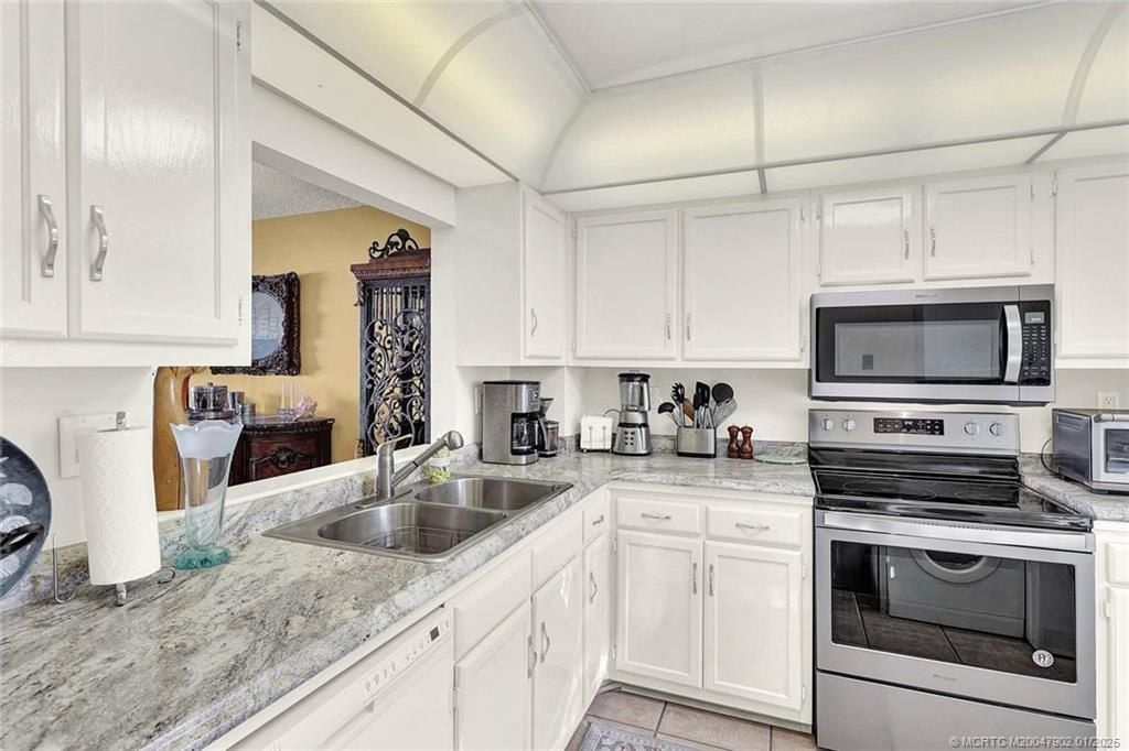 9900 S Ocean Drive, Unit 1304, Jensen Beach, FL 34957 Photo