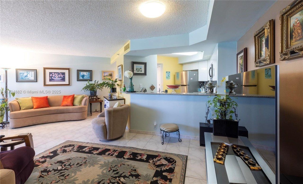 6767 Collins Ave, Unit 1409, Miami Beach, FL 33141 Photo