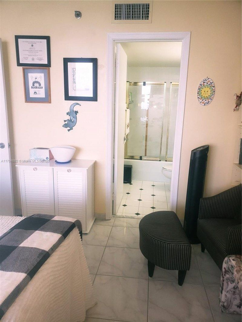 6767 Collins Ave, Unit 1409, Miami Beach, FL 33141 Photo