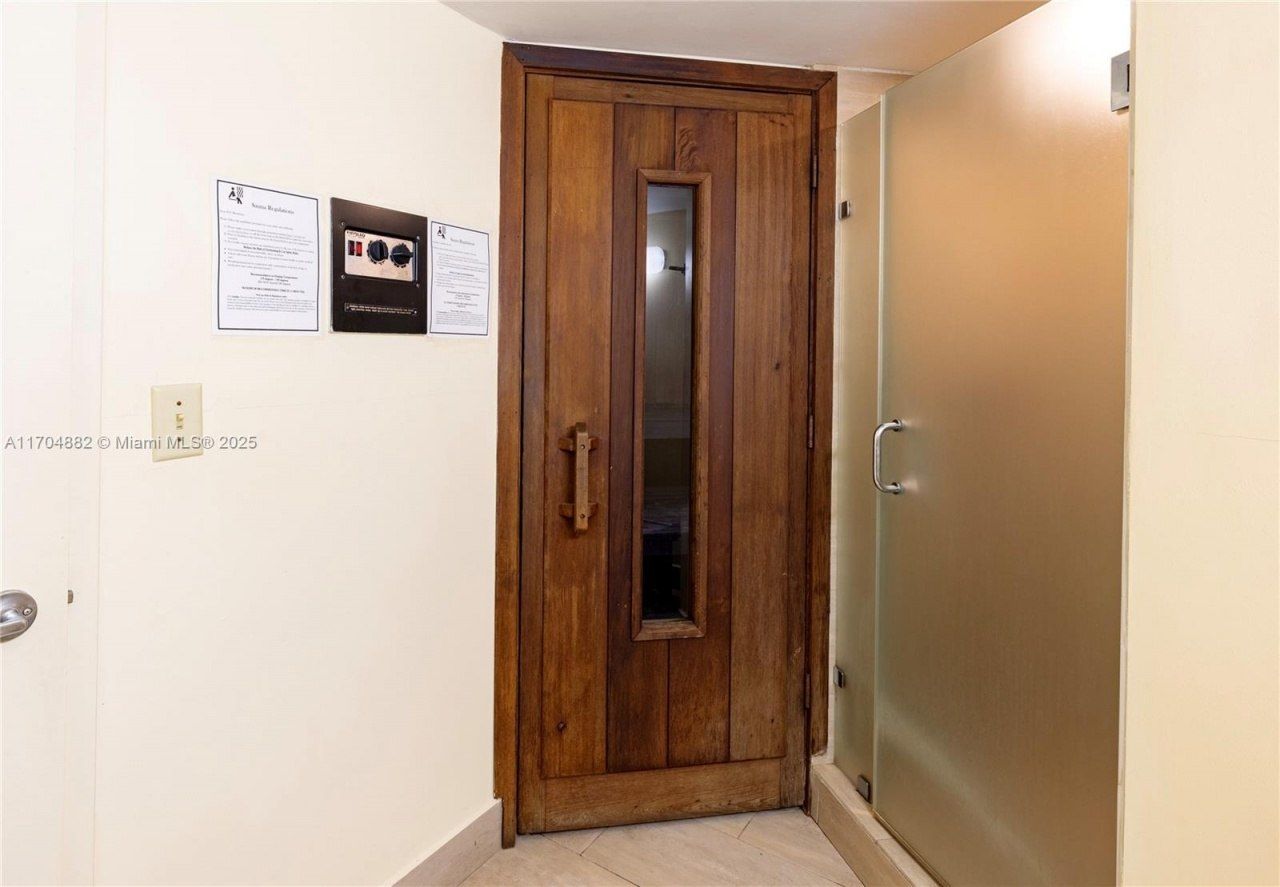 6767 Collins Ave, Unit 1409, Miami Beach, FL 33141 Photo