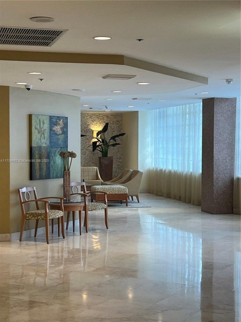 6767 Collins Ave, Unit 1409, Miami Beach, FL 33141 Photo