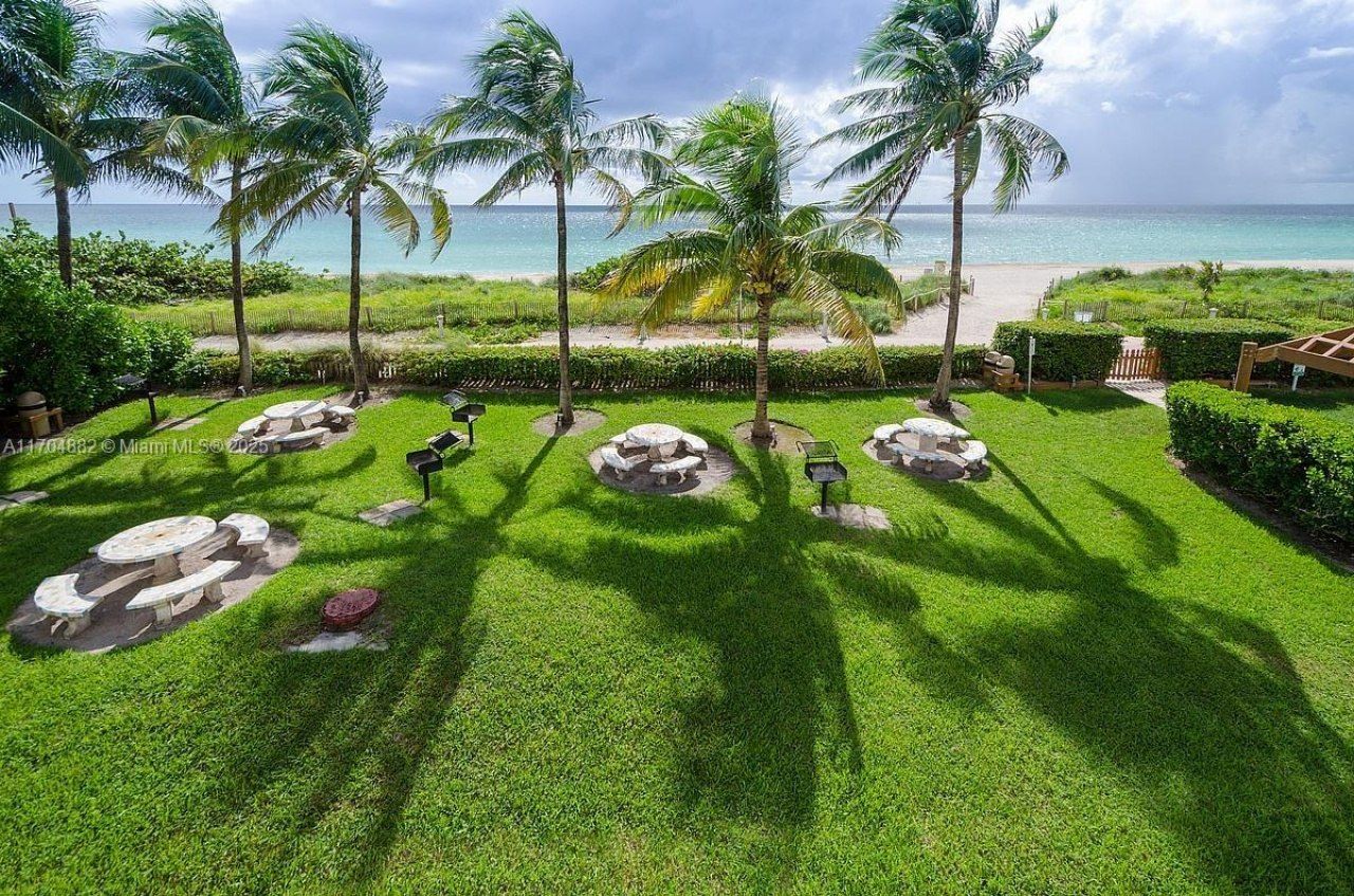 6767 Collins Ave, Unit 1409, Miami Beach, FL 33141 Photo