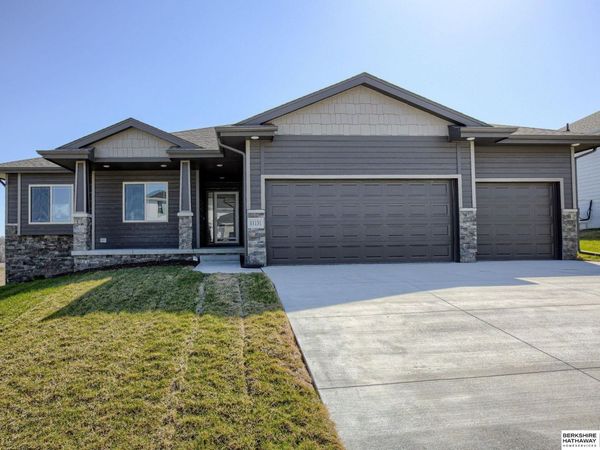11131 N 161 Avenue, Bennington, NE 68007