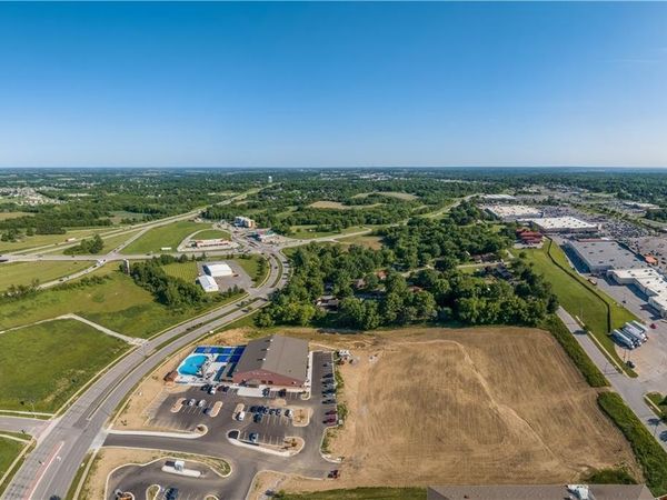 3612 N Village Drive, St Joseph, MO 64506