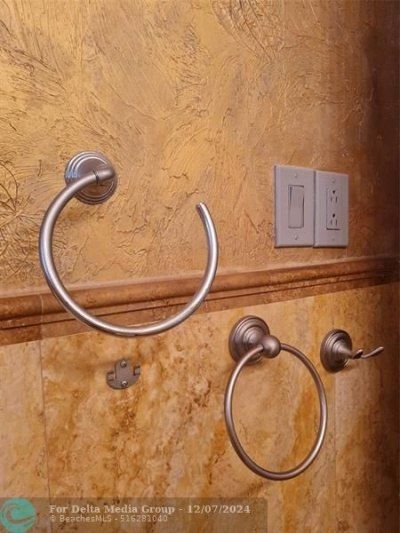 906 NE 3 Street, Hallandale Beach, FL 33009 Photo