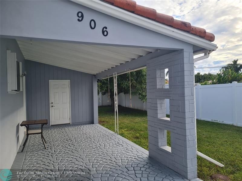 906 NE 3 Street, Hallandale Beach, FL 33009 Photo