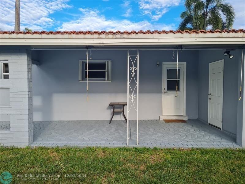 906 NE 3 Street, Hallandale Beach, FL 33009 Photo