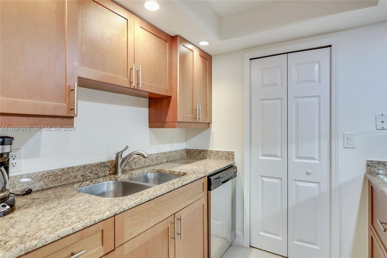 3000 N Ocean Dr, Unit 10B, Riviera Beach, FL 33404 Photo