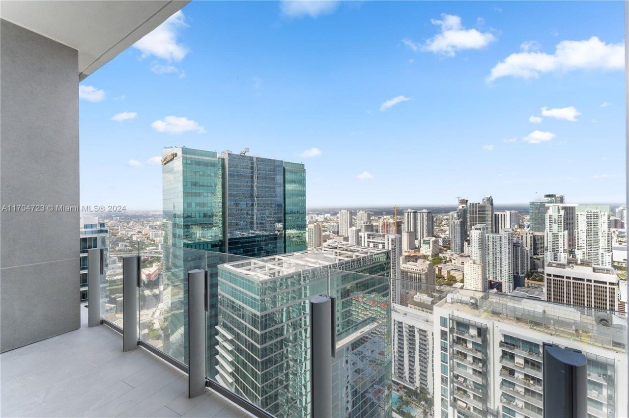 300 Biscayne Blvd Way, Unit 5209, Miami, FL 33131 Photo