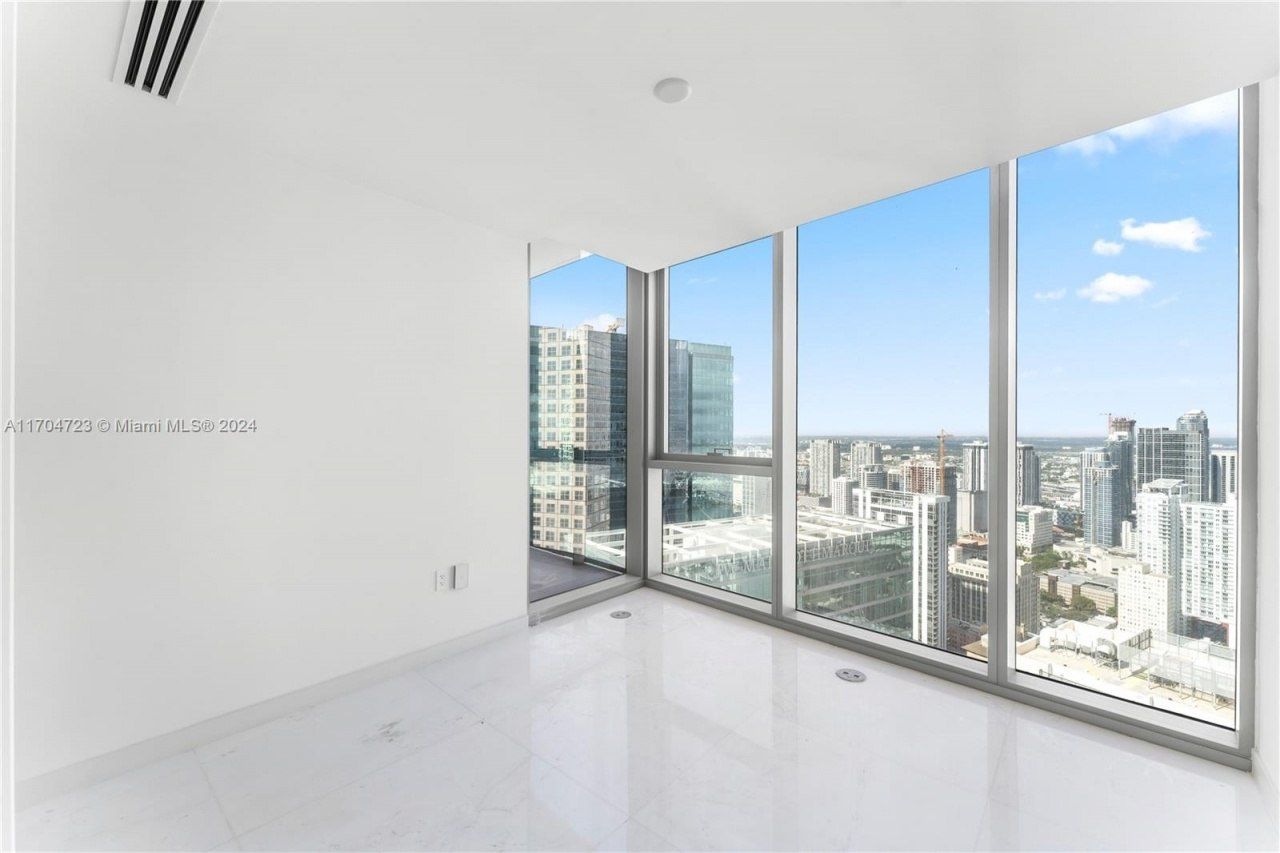 300 Biscayne Blvd Way, Unit 5209, Miami, FL 33131 Photo