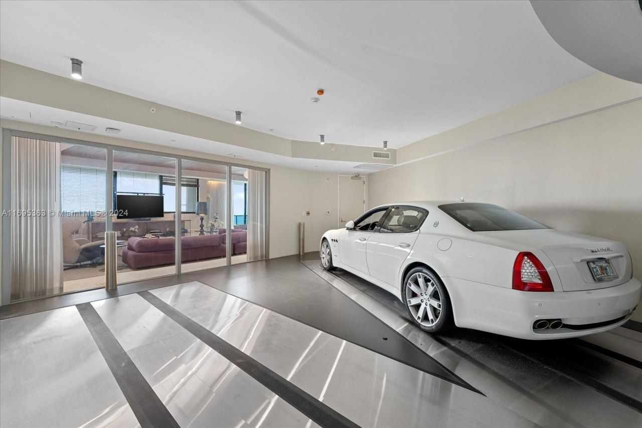 18555 Collins Ave, Unit 3405, Sunny Isles Beach, FL 33160 Photo