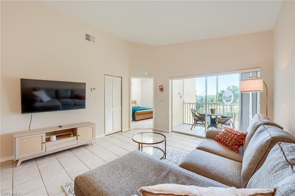 4241 Bellasol Cir, Unit 1922, Fort Myers, FL 33916 Photo