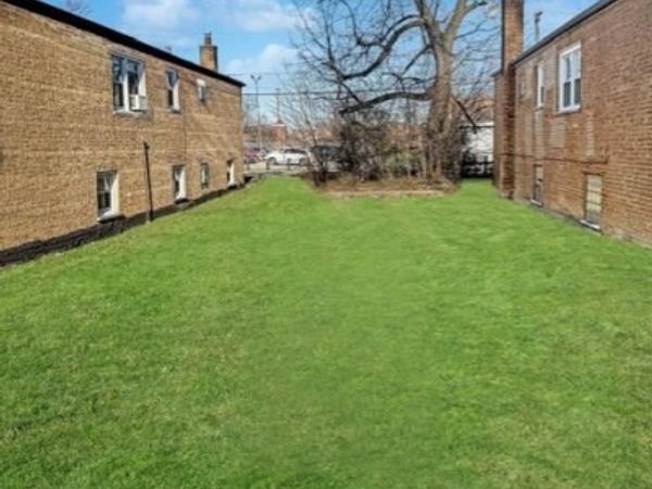 7420 W 63rd Place, Summit, IL 60501