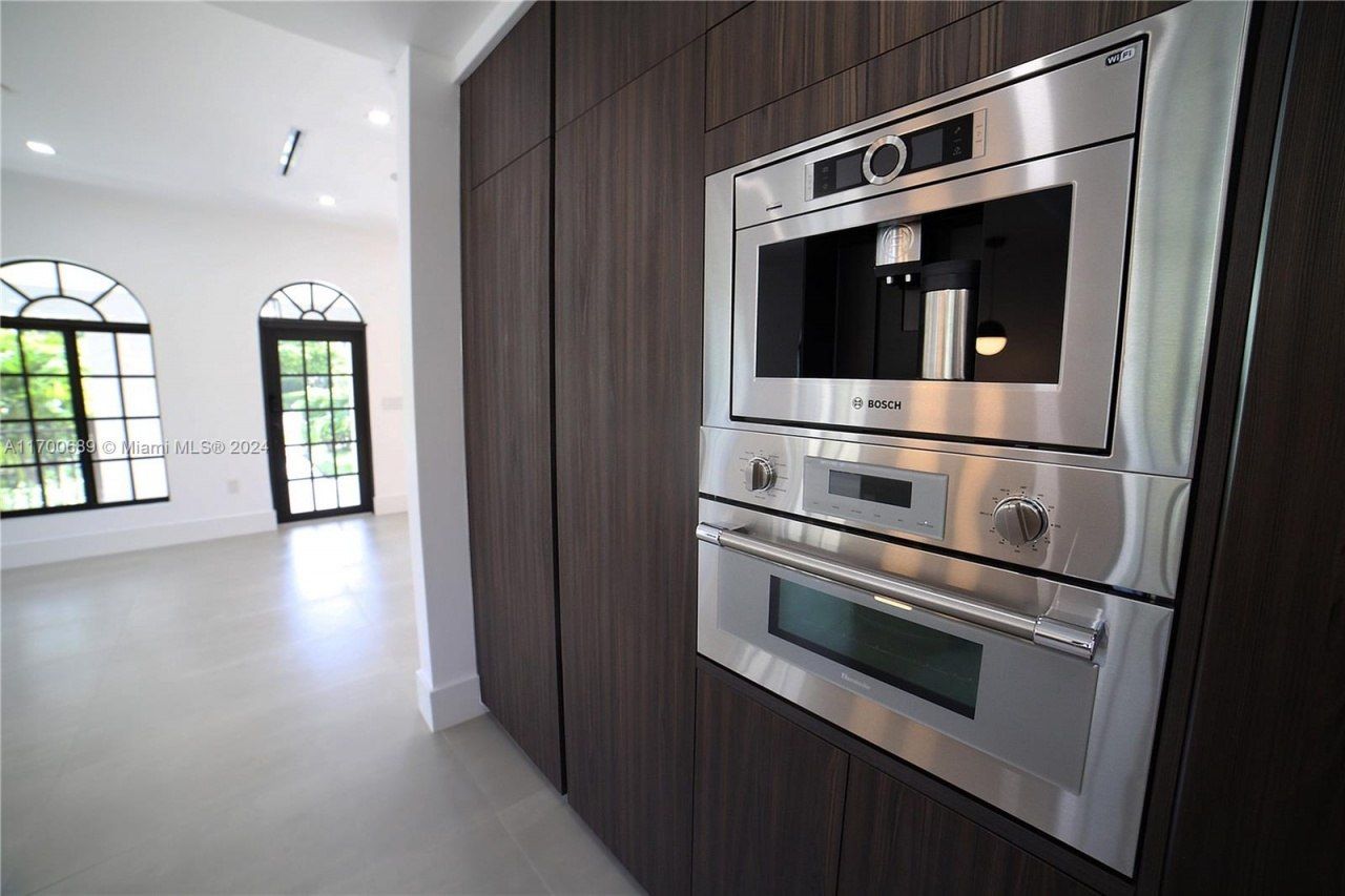 1345 Hollywood Blvd, Hollywood, FL 33019 Photo