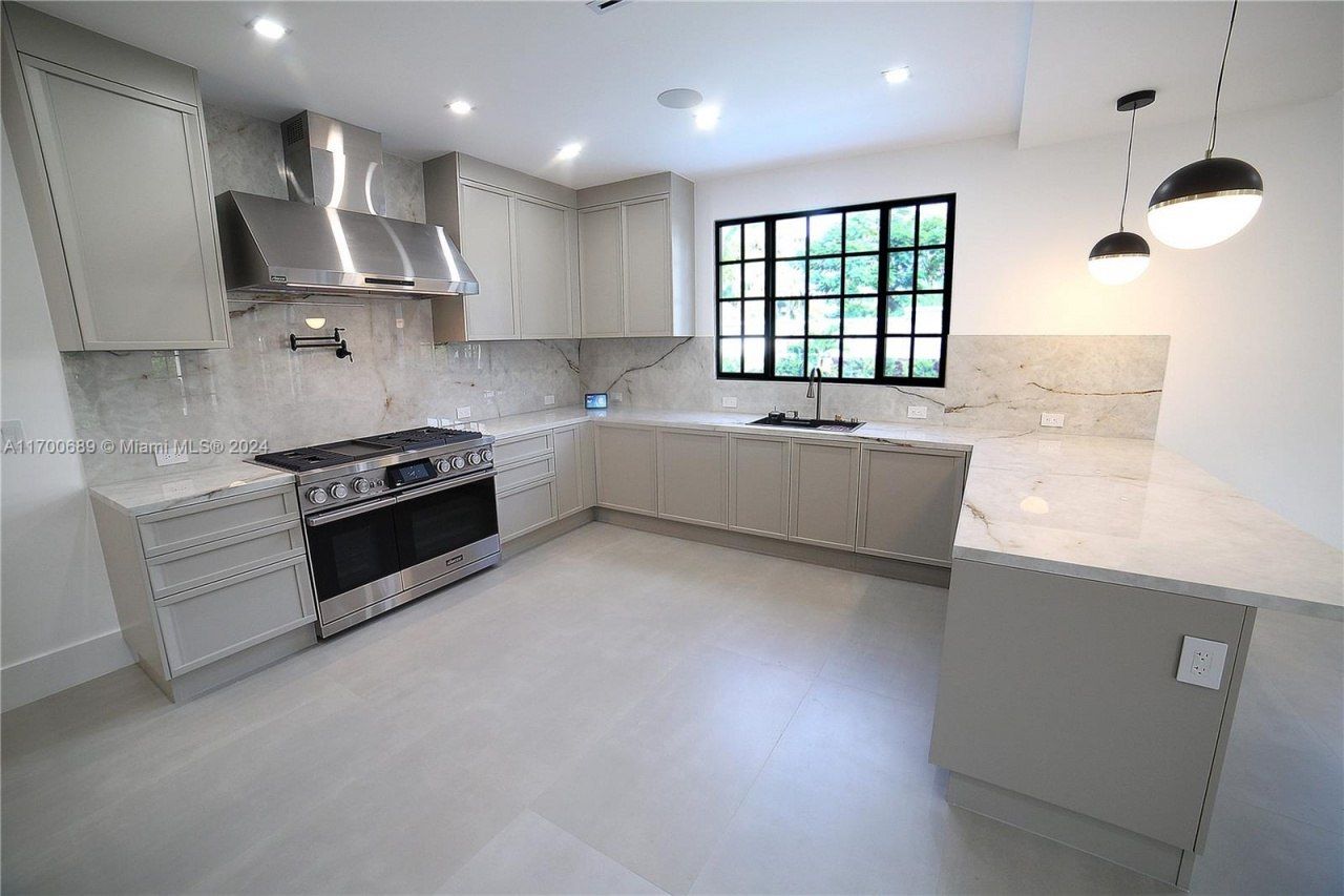 1345 Hollywood Blvd, Hollywood, FL 33019 Photo