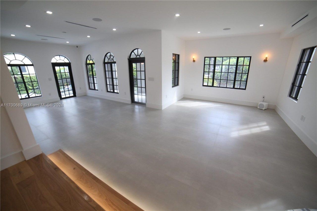 1345 Hollywood Blvd, Hollywood, FL 33019 Photo