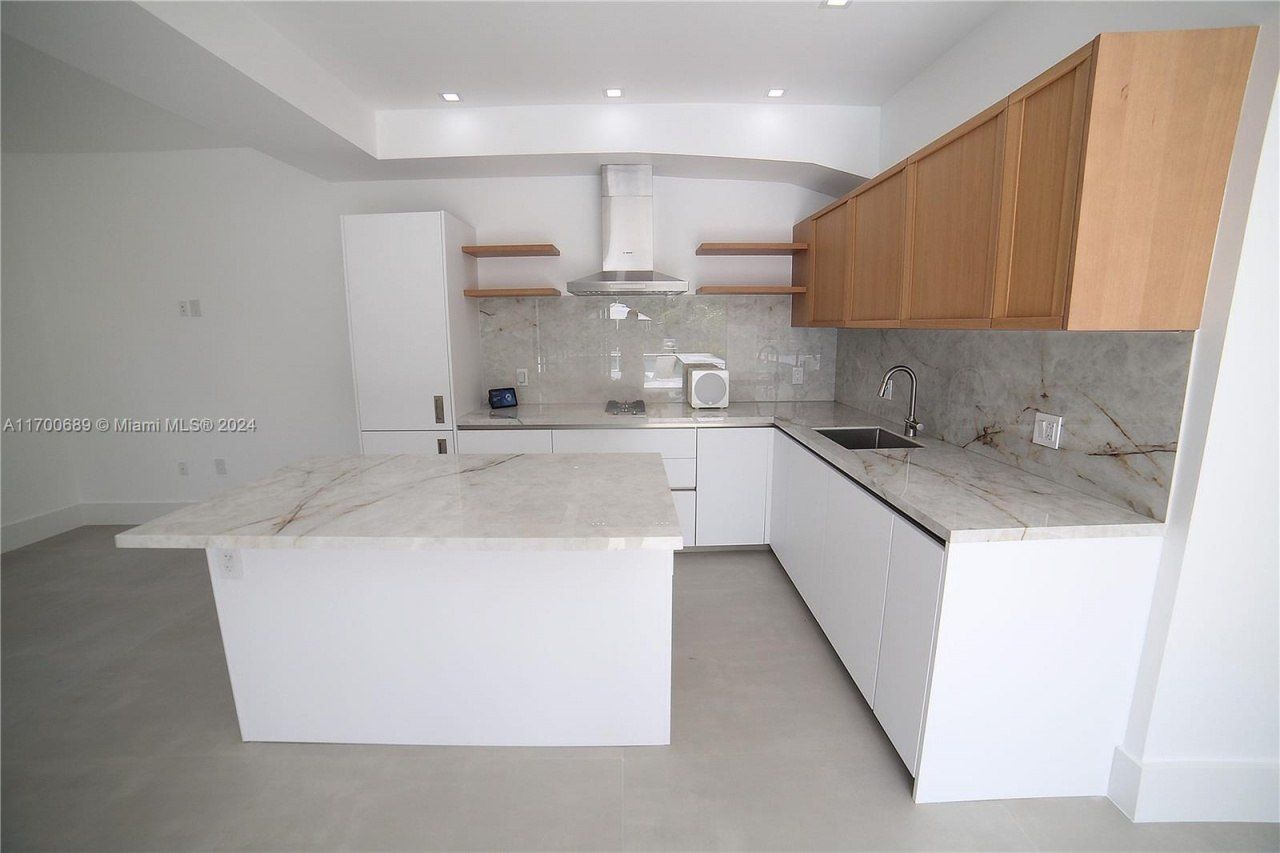 1345 Hollywood Blvd, Hollywood, FL 33019 Photo