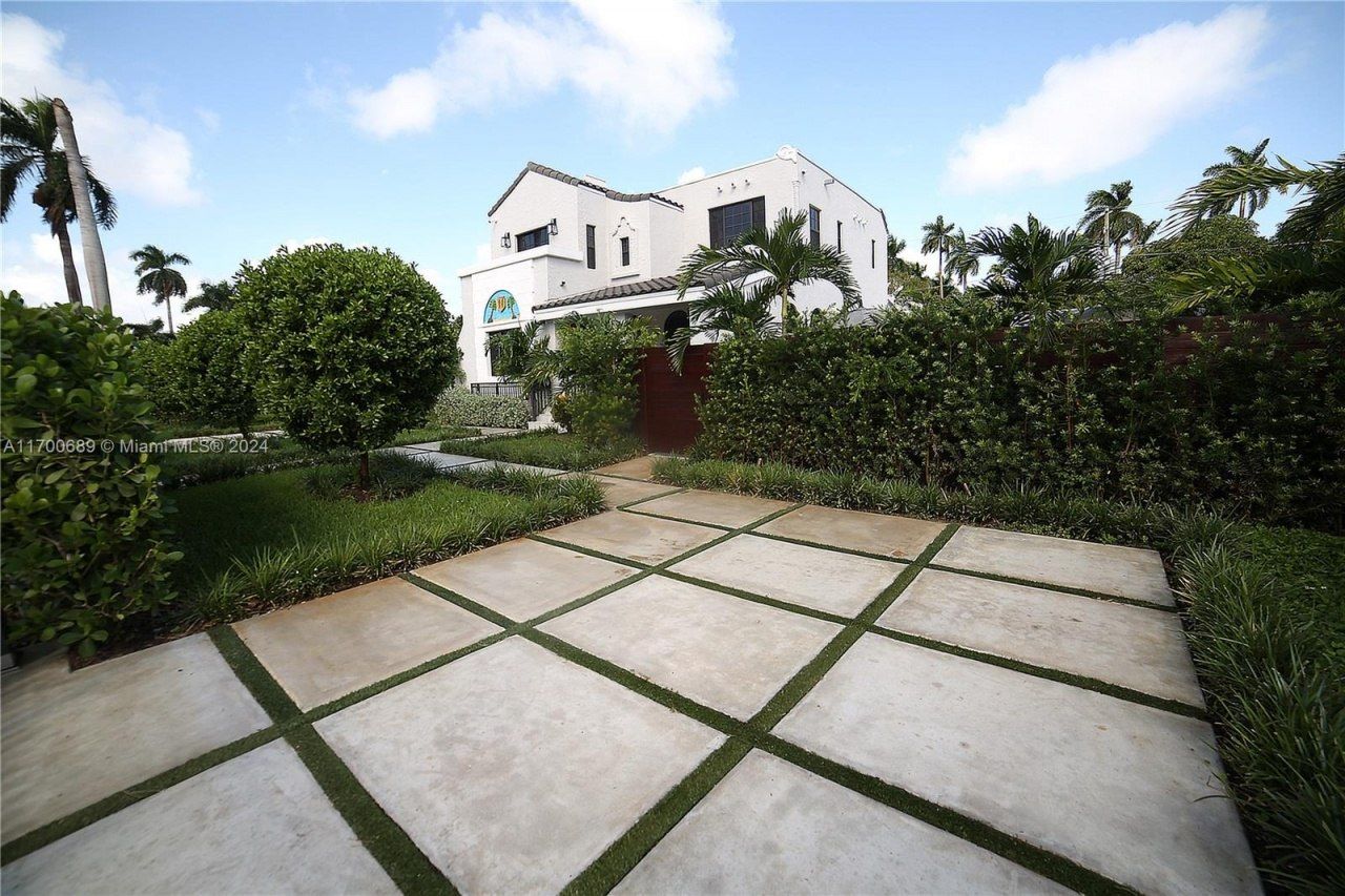 1345 Hollywood Blvd, Hollywood, FL 33019 Photo