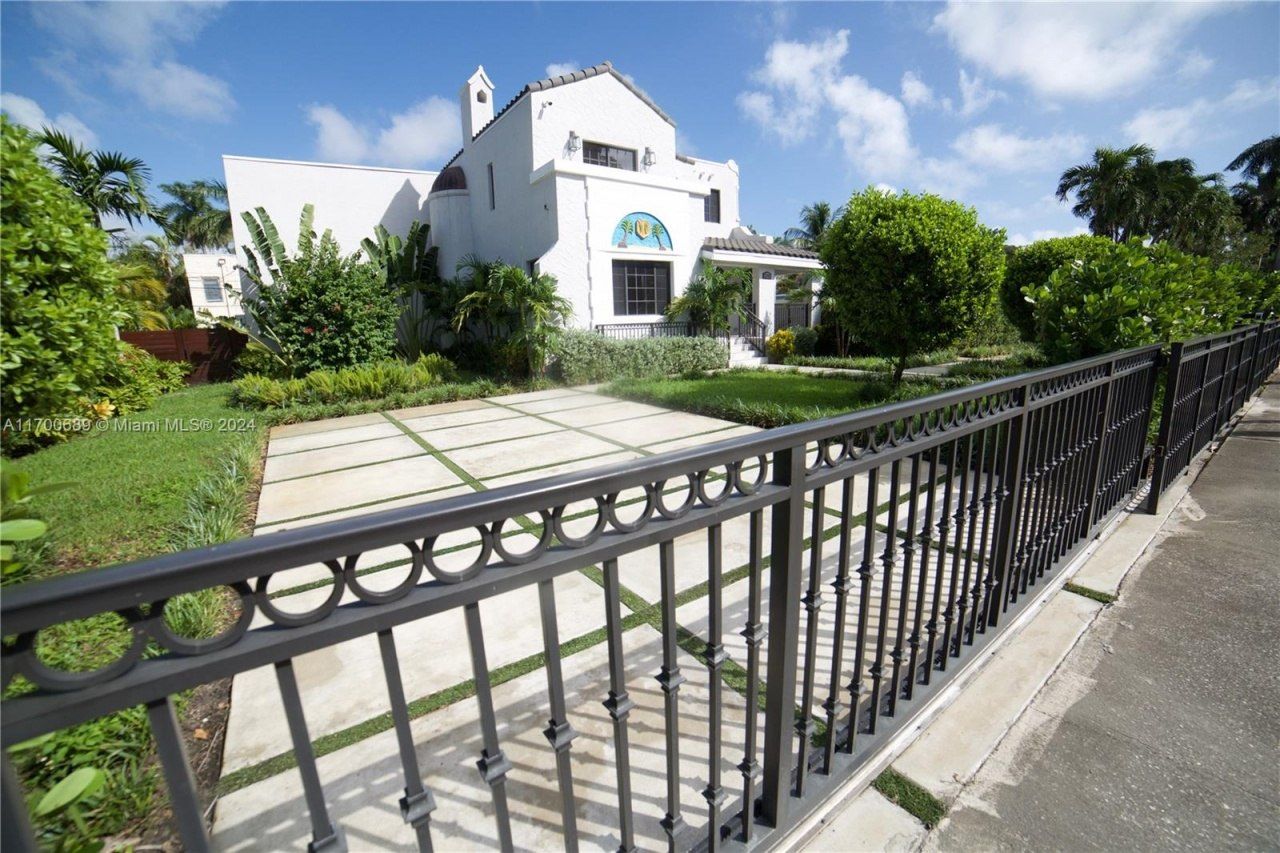 1345 Hollywood Blvd, Hollywood, FL 33019 Photo