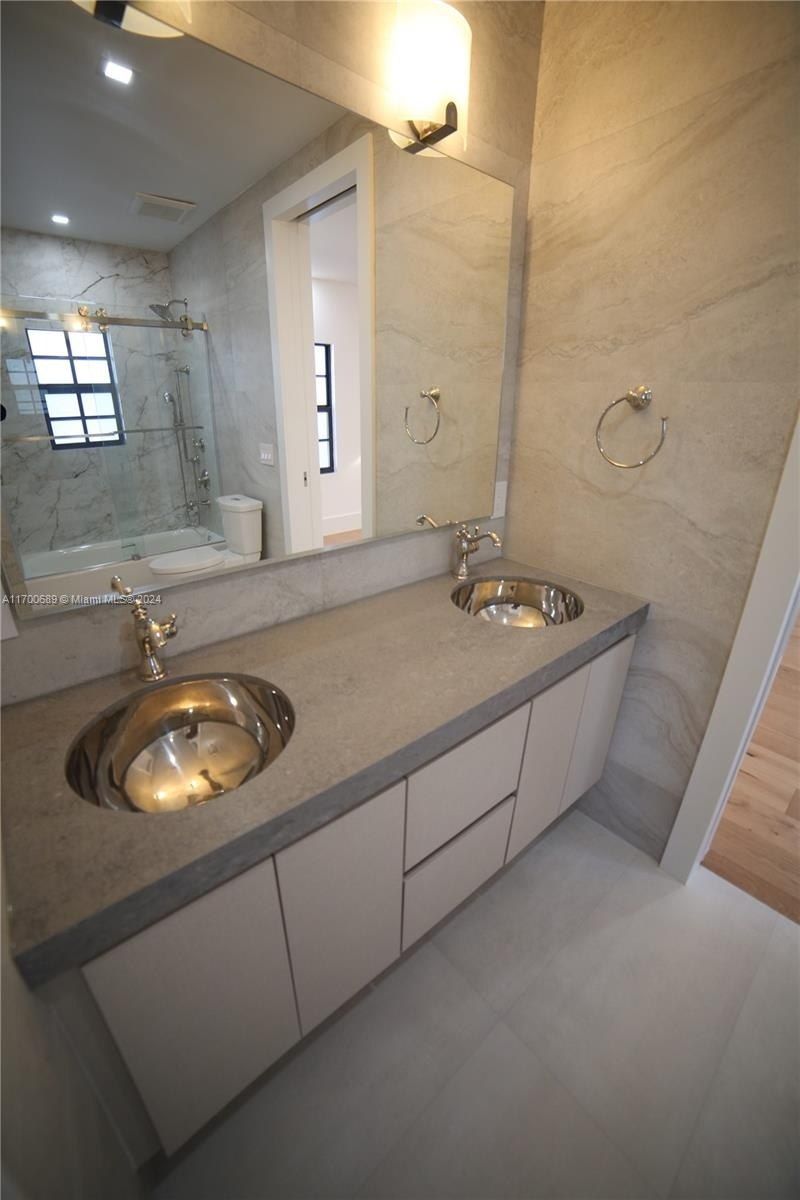 1345 Hollywood Blvd, Hollywood, FL 33019 Photo