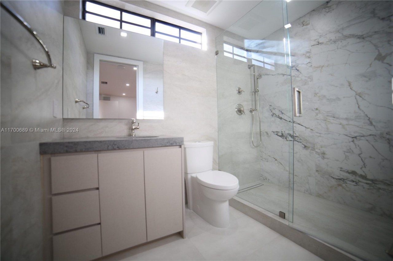 1345 Hollywood Blvd, Hollywood, FL 33019 Photo