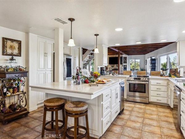 5503 Whispering Pines Lane, Paso Robles, CA 93446