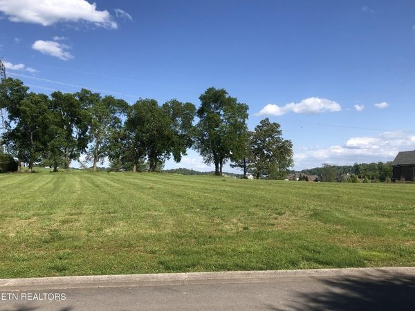 3636 Edgewater Way, Louisville, TN 37777