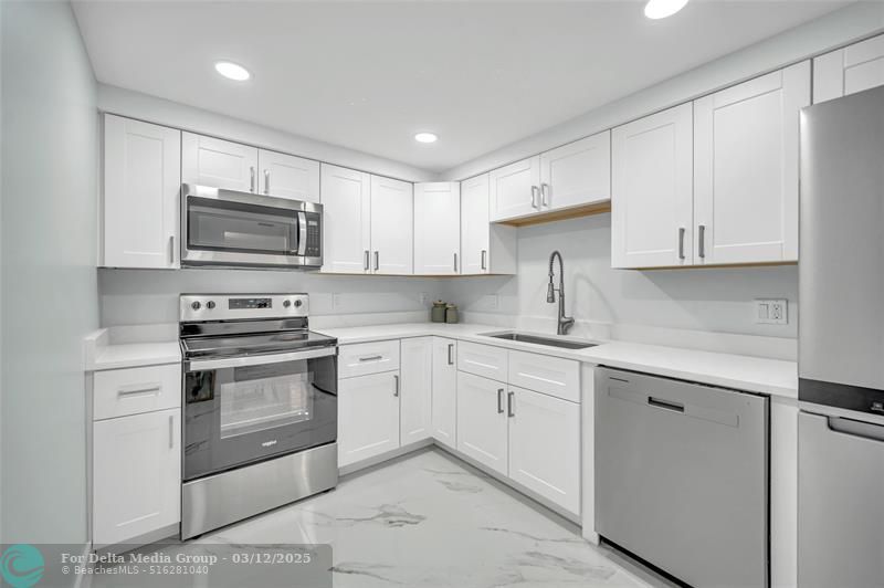 6193 Rock Island Road, Unit 512, Tamarac, FL 33319 Photo